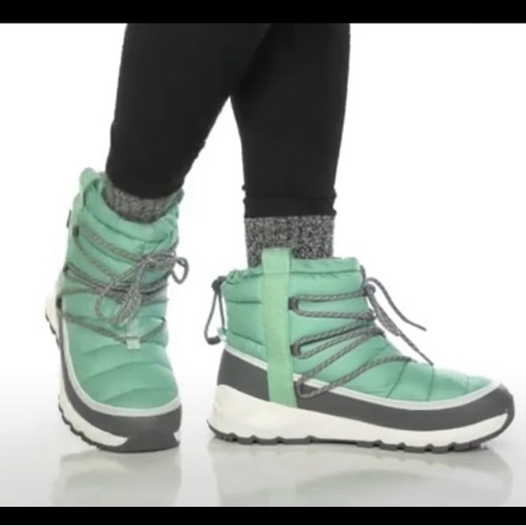 Lightweight Thermoball™ Eco Insulations keeps your feet warm and dry all day! - Picture 1 of 6